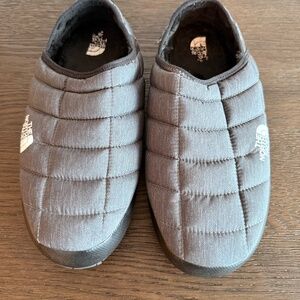 North Face mens slippers